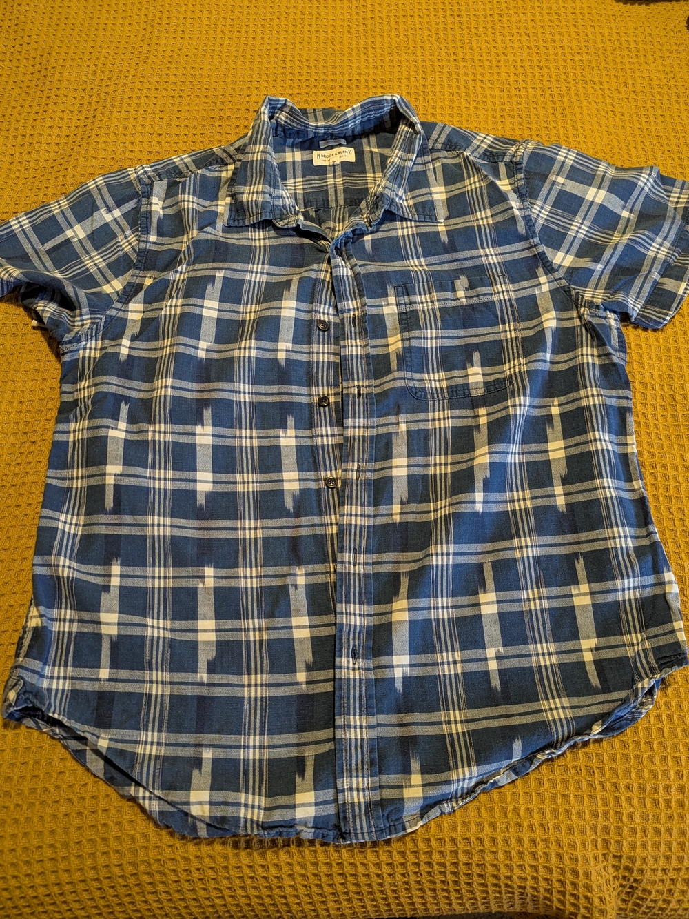 Men's Blue Plaid Short-Sleeve Button-Down Shirt, L